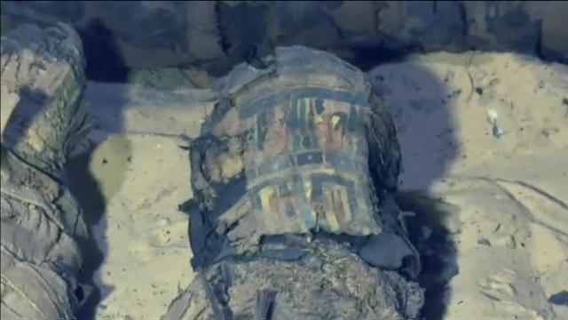 Hallan 50 momias de la época ptolemaica en la necrópolis de Tuna El-Gebel de Egipto