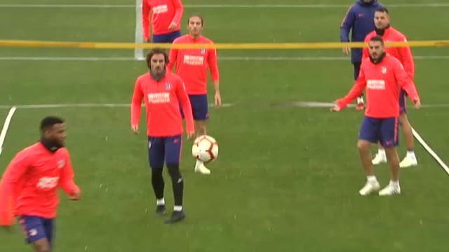 Oblak protagoniza el entrenamiento del Atlético tras anunciar que ampliará su contrato hasta 2023