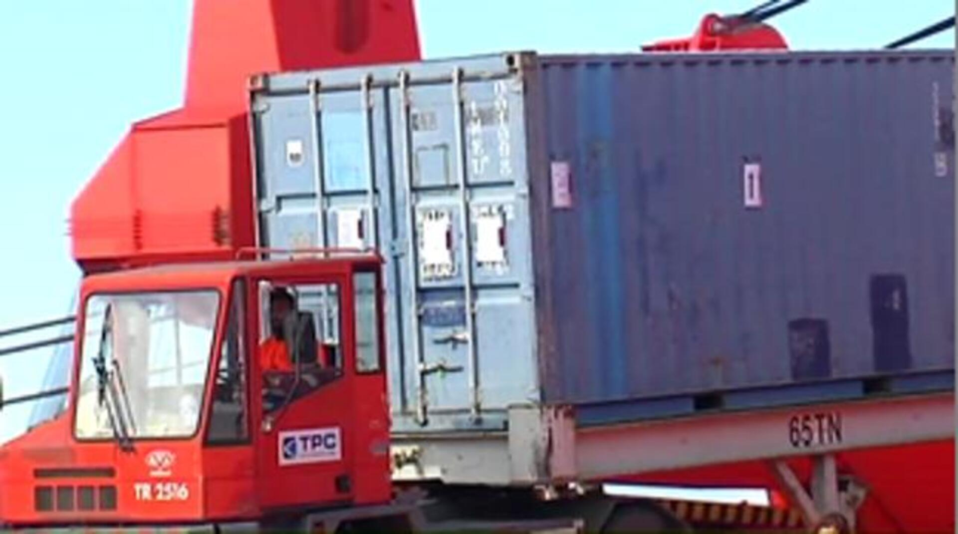 Imagen del contingente español en el puerto de Castellón