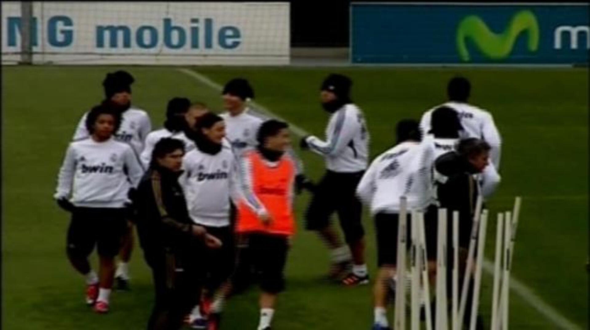 Piden a la novia de Khedira, Lena Gercke, que no sea tan sexy en la Eurocopa