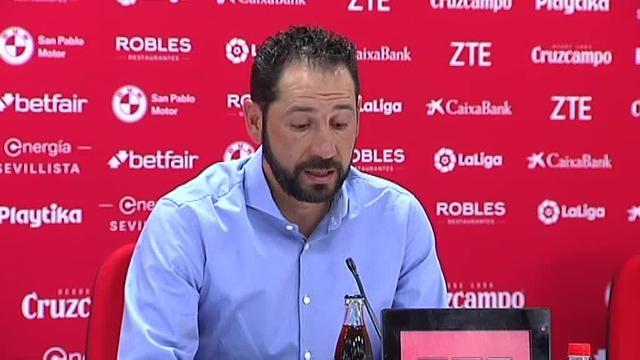 Machín: &quot;El fútbol a veces es ingrato, pero se ha tomado una decisión y la tengo que acatar&quot;