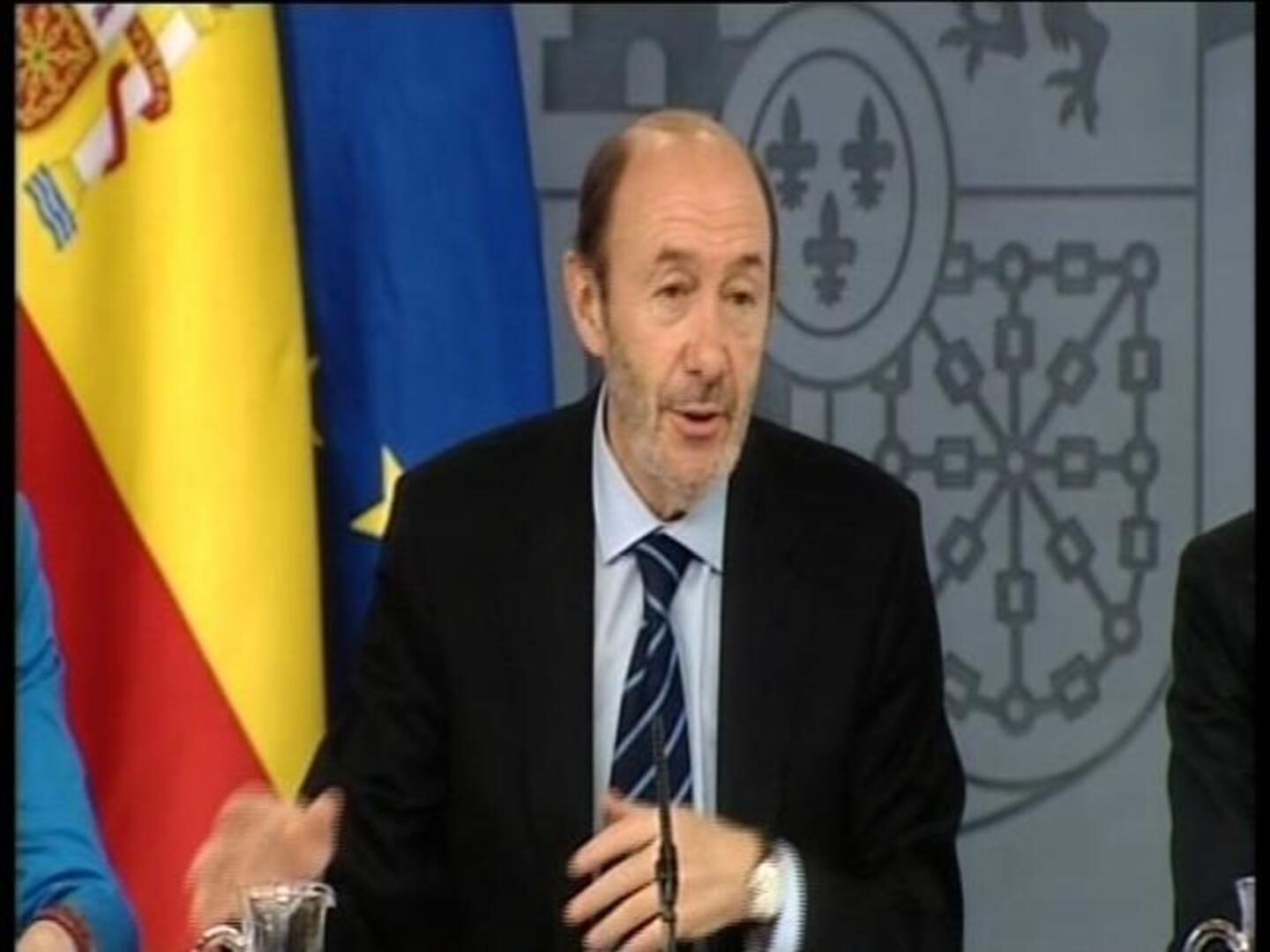 Rubalcaba se niega a despejar su futuro: «Un Gobierno que hoy aprueba tres leyes es estable»