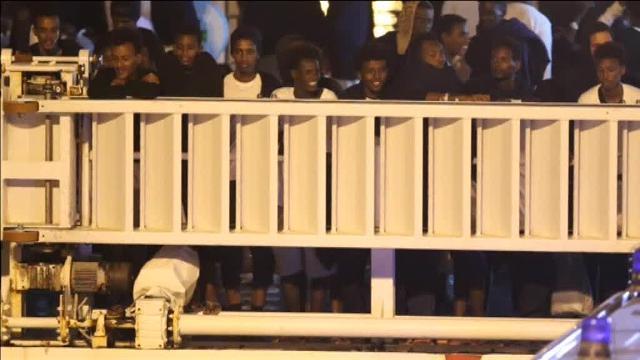 Llegan a Italia los 177 inmigrantes del &#039;Dicciotti&#039;