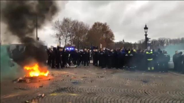 Las ambulancias toman las calles de París