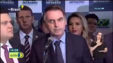 Bolsonaro planta al canciller francés para cortarse el pelo