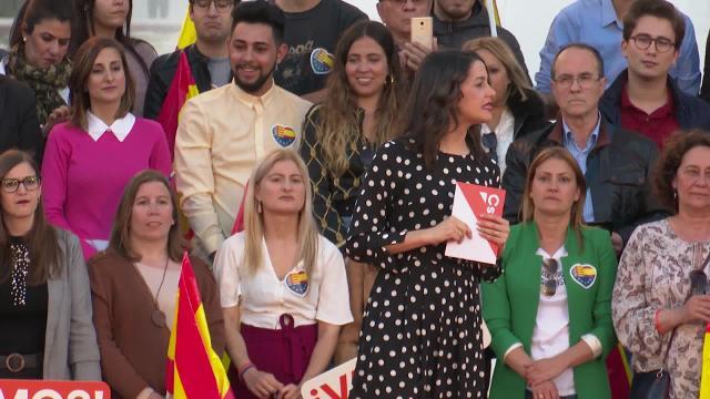 Arrimadas: &quot;Cs piensa en el futuro, no en los huesos de Franco&quot;