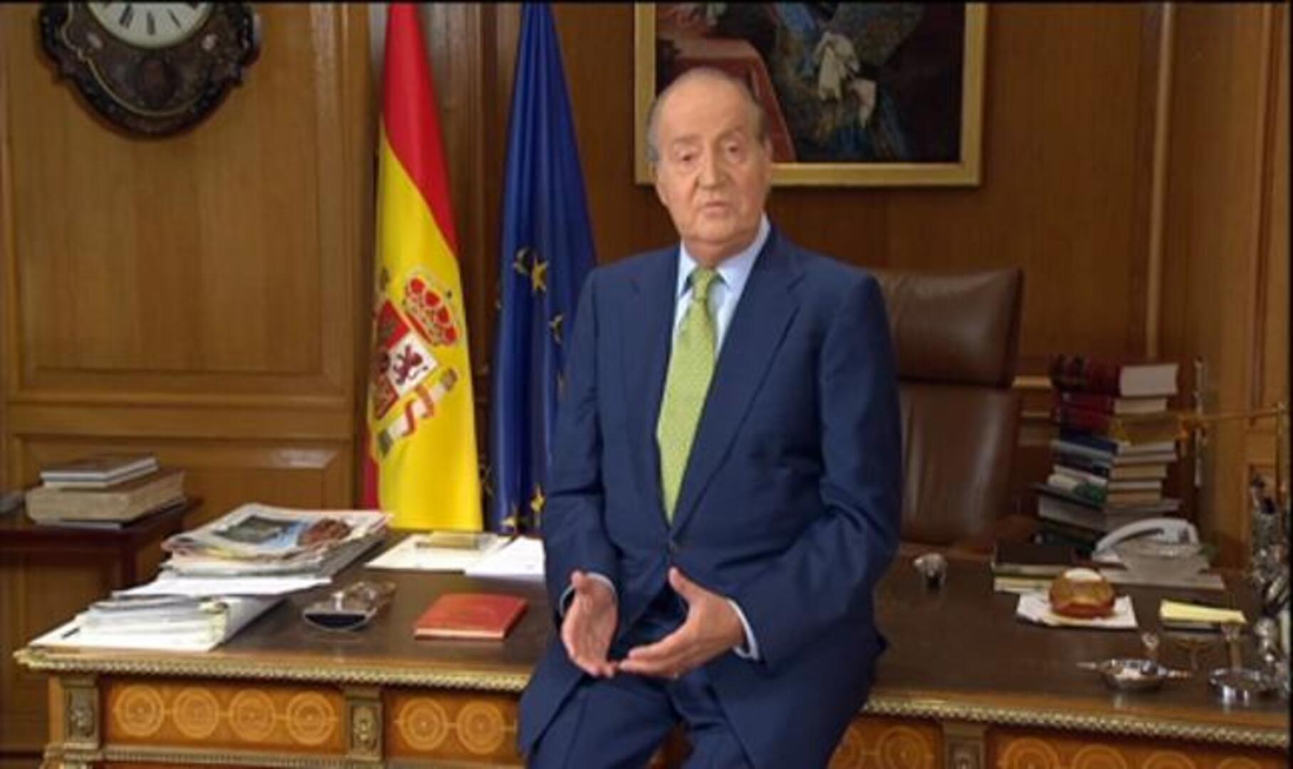 Las novedades del Mensaje de 2012: El Rey, de pie y en su despacho