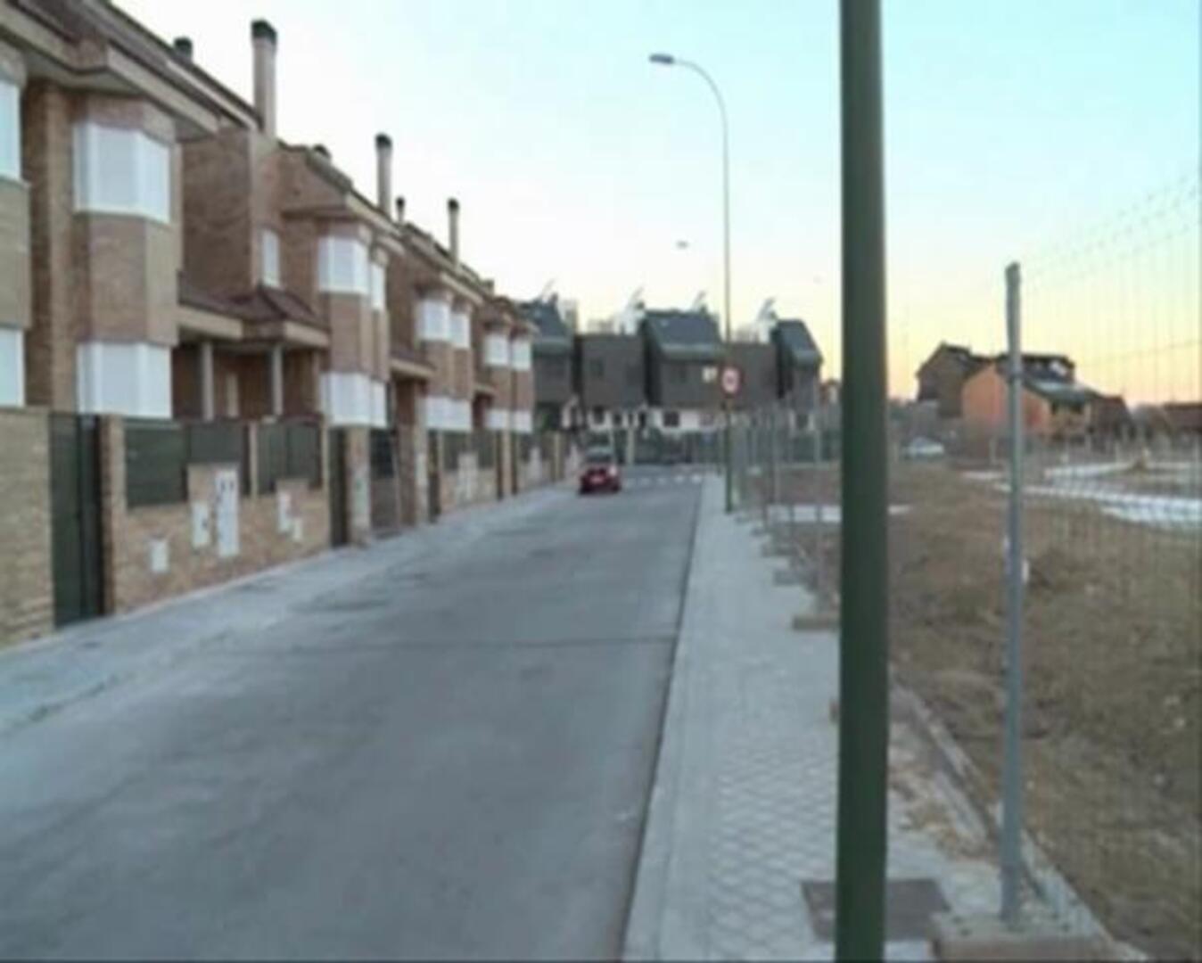 El número de hipotecas contratadas sobre viviendas cae un 47,1% en febrero