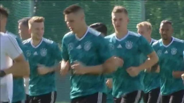 Calma tensa en el entrenamiento de Alemania