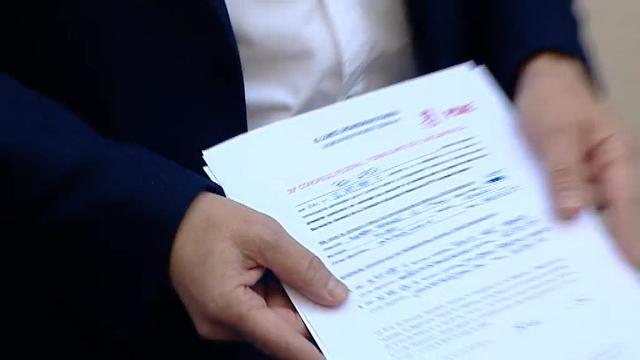 El aspirante a la Secretaría General del PSOE, Patxi López, ha presentado este lunes su precandidatura en la sede del partido en Madrid