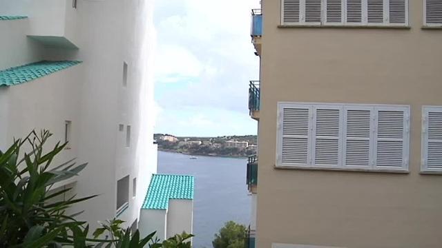 Fallece un joven irlandes en Magaluf al precipitarse desde un séptimo piso