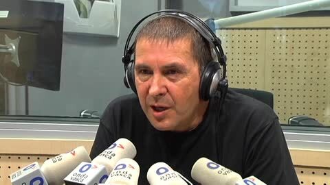 El candidato al lendakari por EH Bildu, Arnaldo Otegui, en un acto de campaña en San Sebastián