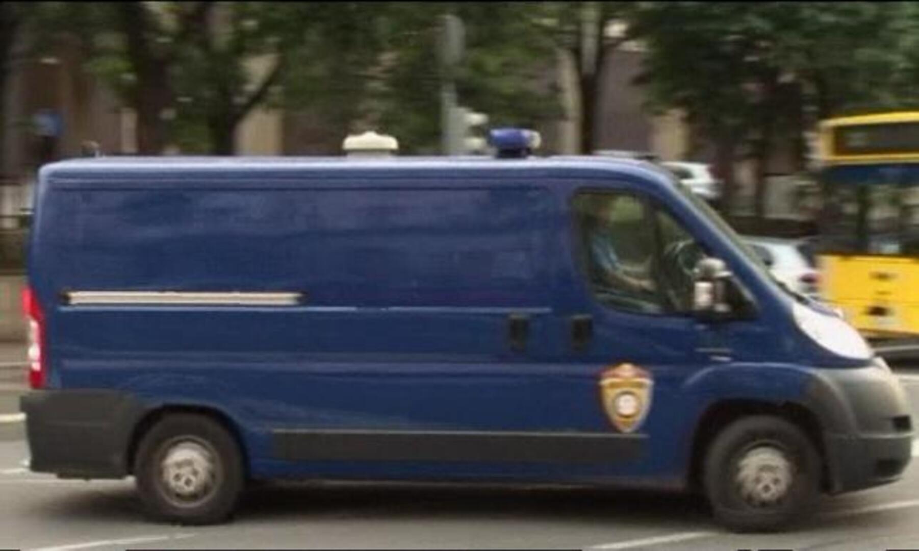 Mladic abandona la prisión para visitar la tumba de su hija