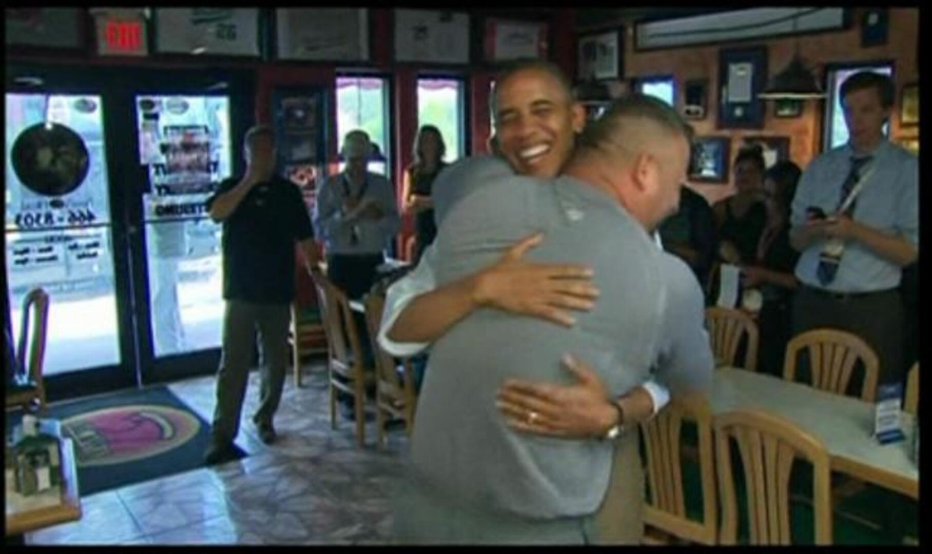 Obama plantea un presupuesto de consenso; Romney, mantener parte de la reforma sanitaria