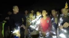 Los niños atrapados en una cueva de Tailandia ya aprenden a bucear