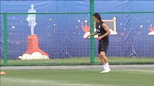 Cavani entrena al margen del grupo