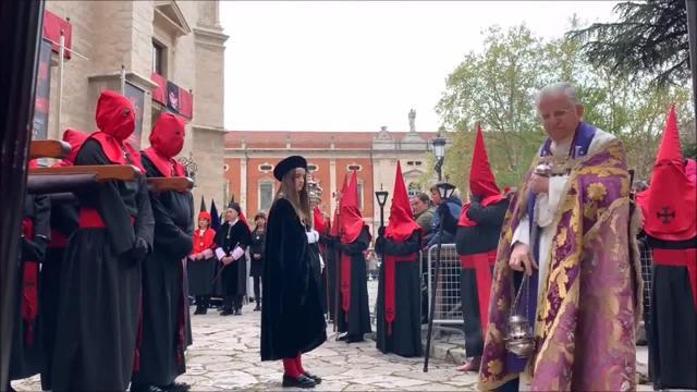 Cristo de la Luz acorta su recorrido por la lluvia