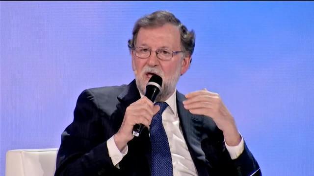 Rajoy llama al PP a &quot;no asustarse de nada&quot; y &quot;mantener sus posiciones&quot;