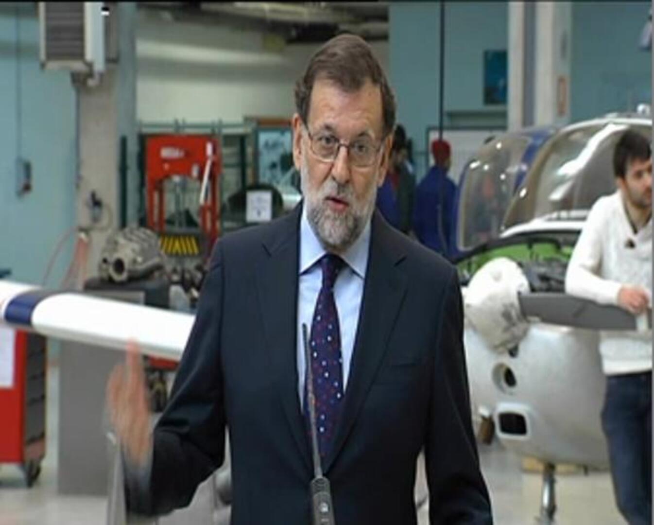 Rajoy exige a Sánchez que diga ya con claridad qué quiere: Podemos, «gran coalición» o elecciones