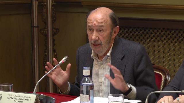 Rubalcaba culpa al 15M de influir más en el electorado socialista