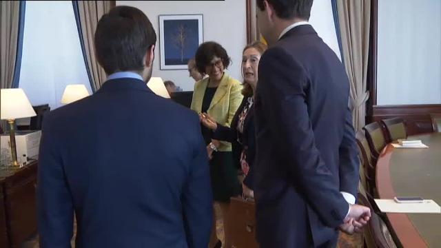 Los diputados comienzan a recoger sus actas en el Congreso para la decimotercera legislatura