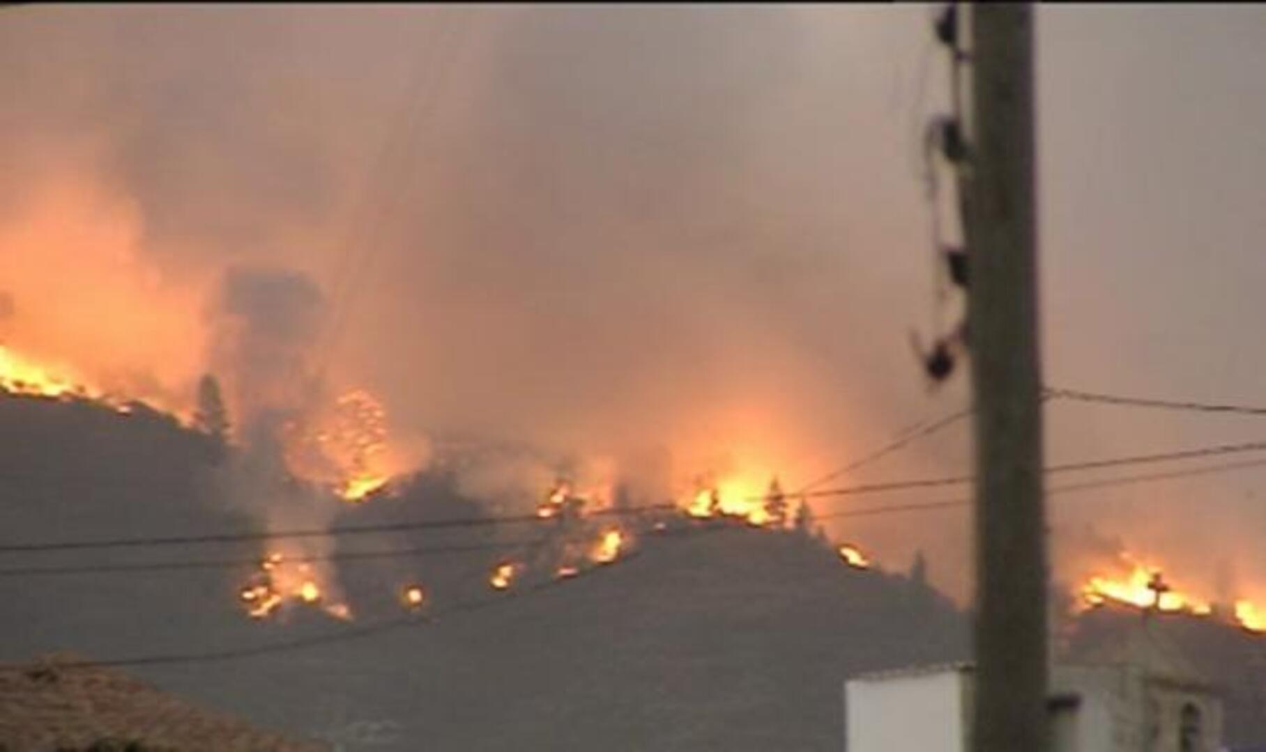 El incendio de Tenerife arrasa 900 hectáreas y avanza sin poder ser controlado