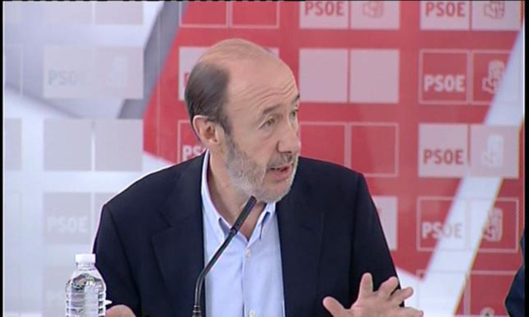 Rubalcaba: «Los bancos no pueden eludir su responsabilidad en las hipotecas»
