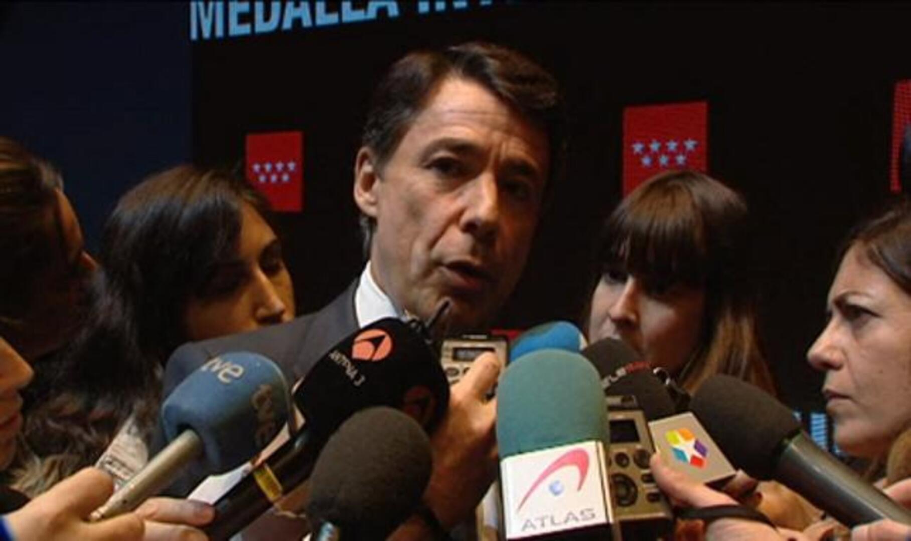 Aguirre respalda a González en el cobro de un euro por receta en Madrid