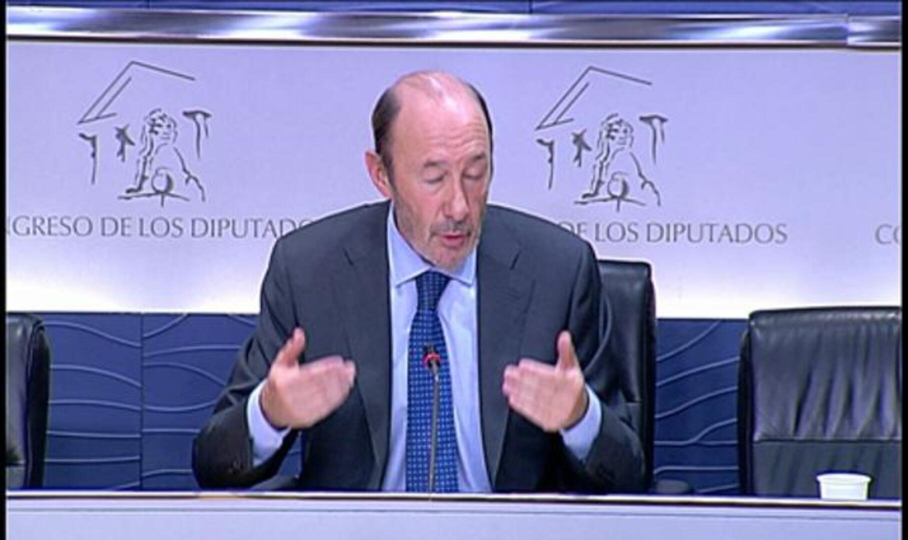 Rubalcaba: «No voy a dimitir, me eligieron hace ocho meses para recuperar la confianza»