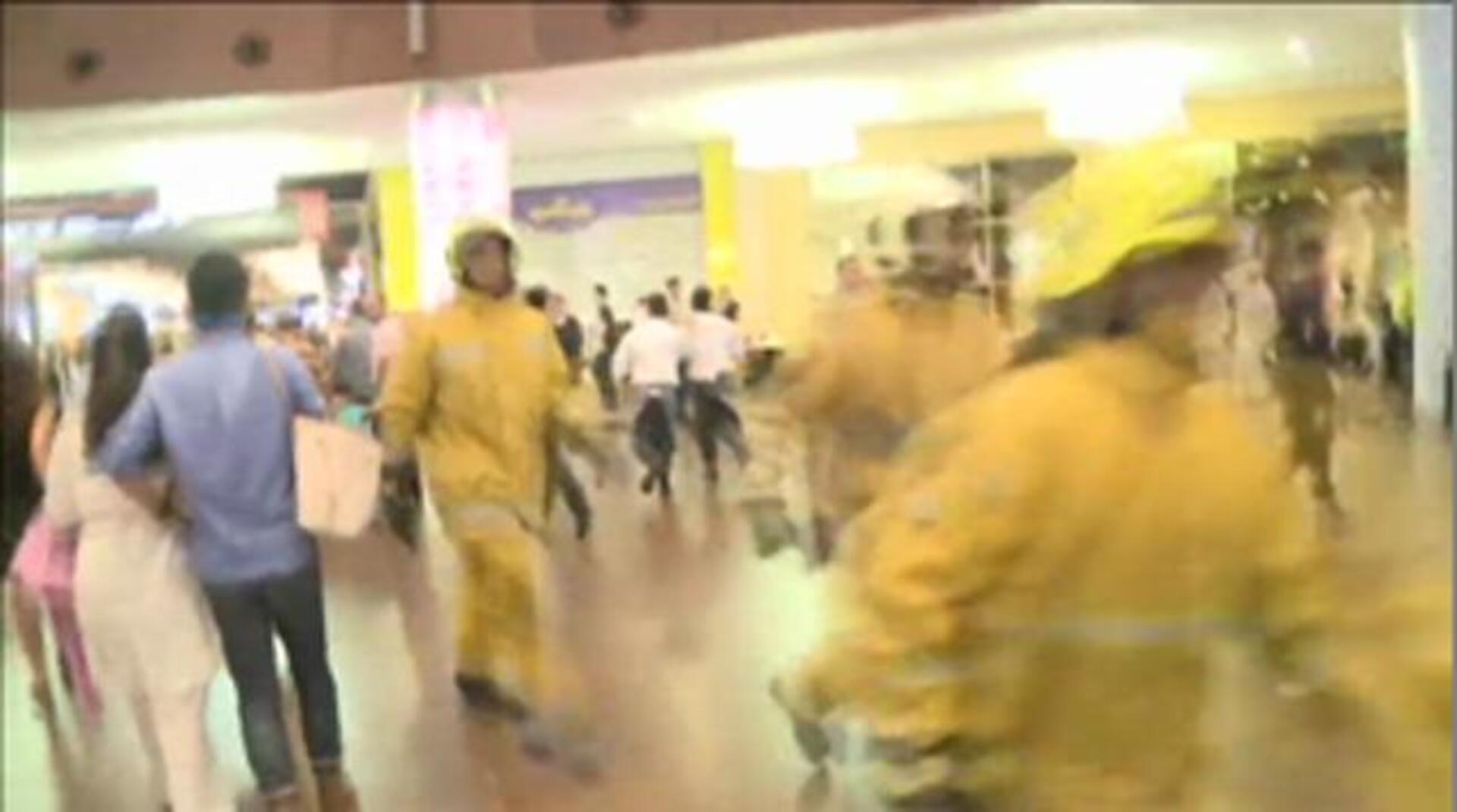 Enorme incendio en un rascacielos cercano a la zona de celebraciones de Año Nuevo en Dubái