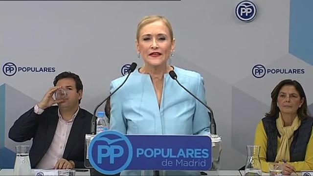 Crema bajo las alfombras