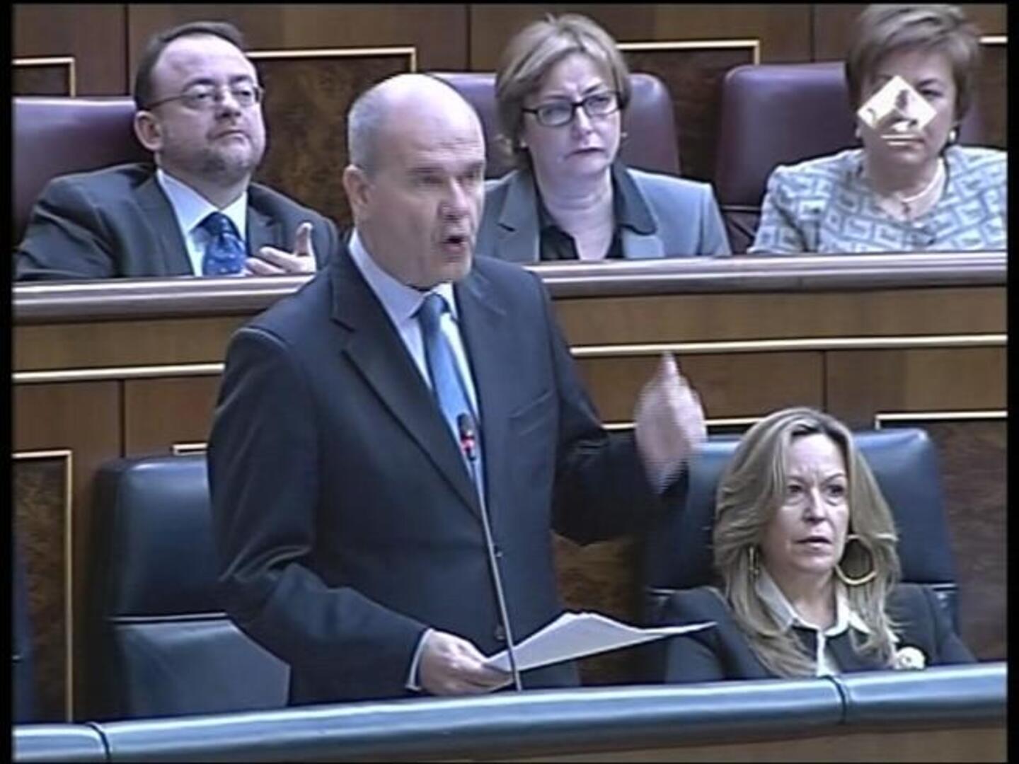 El PP pide cuatro veces a Chaves que se vaya