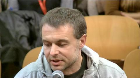 Vídeo: El presunto pederasta de Ciudad Lineal defiende su inocencia visiblemente emocionado