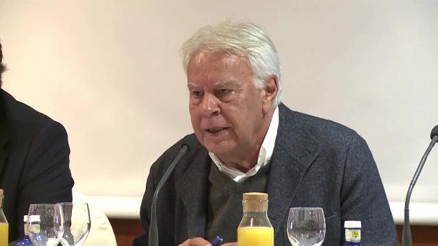 González muestra su preocupación por la &quot;crisis institucional&quot;