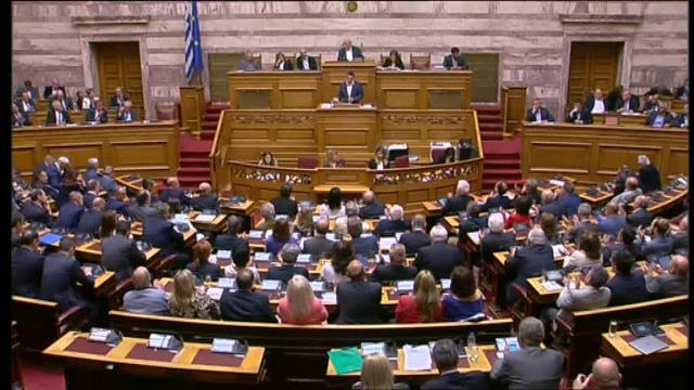 Tsipras supera una moción de confianza en el Parlamento Griego