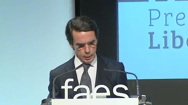 Aznar asegura que &quot;ni pensiones ni educación&quot; se pueden afrontar &quot;con mayorías precarias&quot;