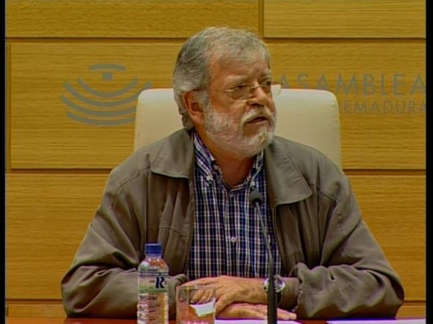 Ibarra insta a la Asamblea a decidir si es útil o no la Oficina del Expresidente