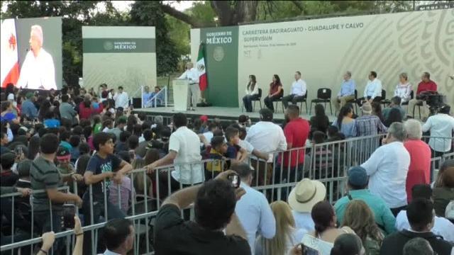 López Obrador visita la tierra de &#039;El Chapo&#039;