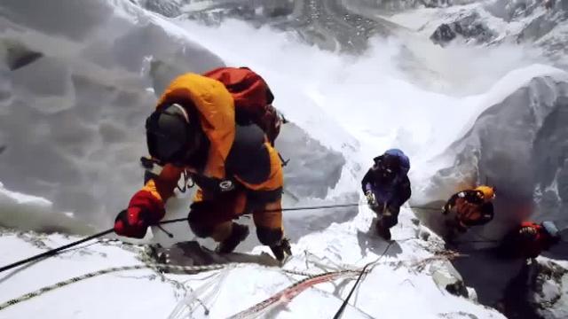 Preocupación ante la masificación en el Everest