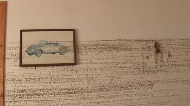 Sant Llorenç, entre el barro y la desolación