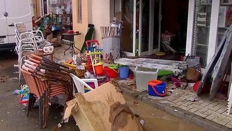 «El agua ya estaba tocando el techo del local cuando pudimos hallarla»