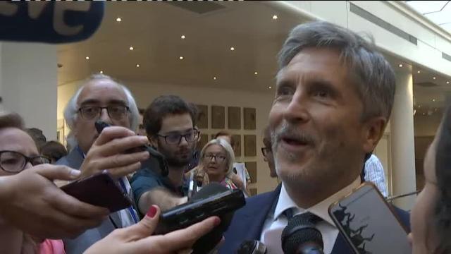 Grande-Marlaska: &quot;Todos los ministros vamos a seguir en nuestro puesto de trabajo&quot;