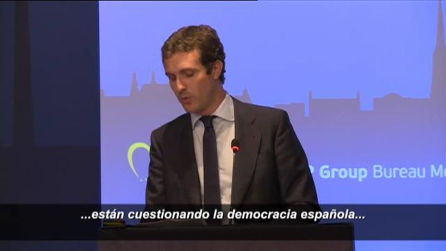Casado advierte del radicalismo en Cataluña: &quot;Si gana, se extenderá por la UE&quot;