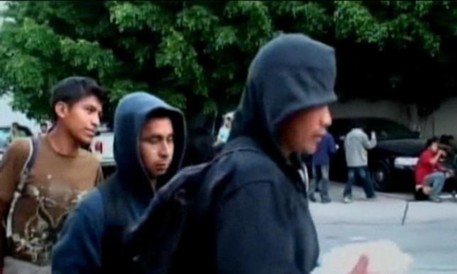 La Policía de México descubre a 513 inmigrantes escondidos en dos camiones