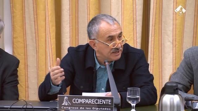 Los secretarios generales de UGT, José Álvarez Suárez (d), y de CCOO, Ignacio Fernández Toxo (i), comparecen en la Comisión de Empleo y Seguridad Social del Congreso