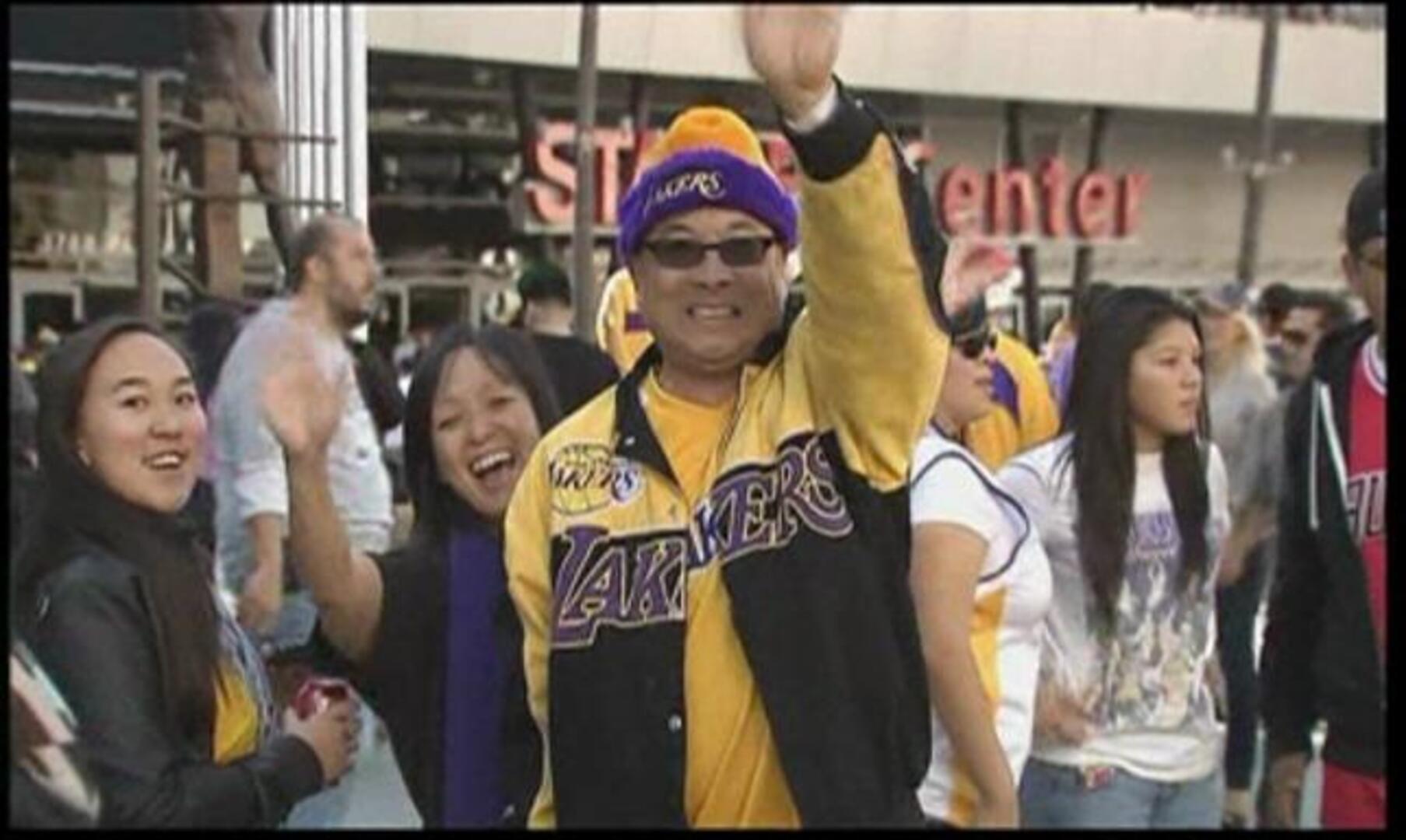 Rose baja de la nube a los Lakers