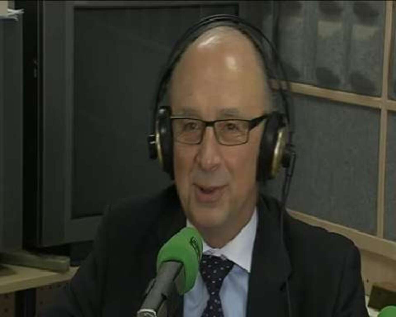 Montoro admite que España tiene problemas para financiarse