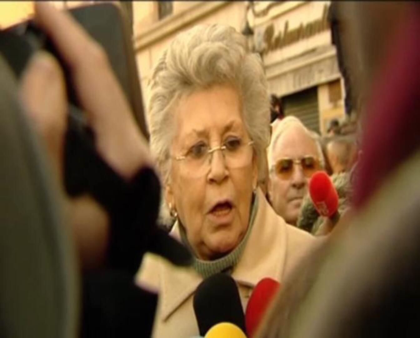 Artistas y políticos se manifiestan en Madrid para apoyar a Garzón