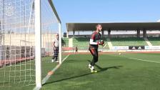 Duro entrenamiento de los porteros de la selección española