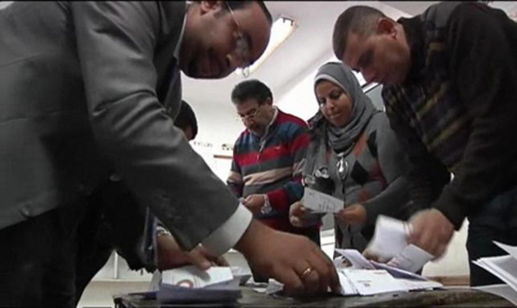 Egipto vota «sí» en el referéndum sobre la Constitución promovida por los islamistas